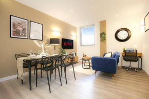 Luxury Apartment - Close to City Centre - Free Parking, Fast Wifi, SmartTV with Sky and Netflix by Yoko Property